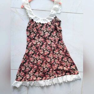 Cute Vintage dress with cotton lace trim